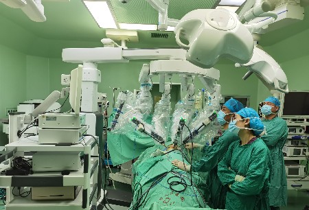 微創(chuàng)?圖邁?腔鏡機器人在甘肅省人民醫(yī)院成功開展高難度、多學科注冊臨床入組手術