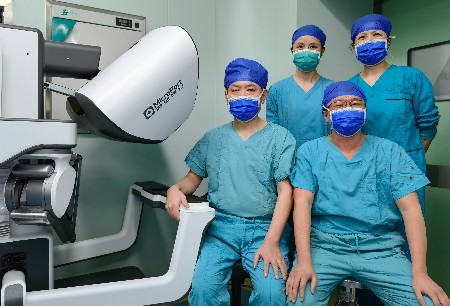 微創(chuàng)?圖邁?多學科、多中心臨床試驗在南昌大學第一附屬醫(yī)院啟動并順利完成省內首例國產四臂機器人乙狀結腸癌根治術
