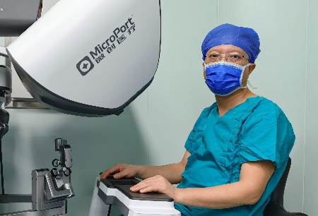 微創(chuàng)?圖邁?國產(chǎn)腔鏡手術(shù)機器人完成南區(qū)首例胸外科臨床試驗入組手術(shù)
