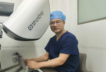 微創(chuàng)?圖邁?在哈醫(yī)大四院完成東北首例胸外科機器人輔助左肺上葉固有段切除手術(shù)