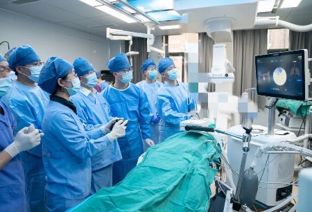 填補(bǔ)國內(nèi)空白 | 國產(chǎn)無創(chuàng)經(jīng)自然腔道手術(shù)機(jī)器人完成首例手術(shù)，有望解決癌癥早診早治臨床困境