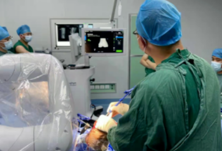鴻鵠?云南行|微創(chuàng)?機器人輔助TKA多中心研究——國家級鄉(xiāng)村振興重點幫扶縣鎮(zhèn)雄縣開展首例機器人輔助全膝關(guān)節(jié)置換術(shù)