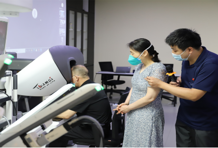 微創(chuàng)?機(jī)器人積極響應(yīng)中國醫(yī)學(xué)裝備協(xié)會號召，成立“醫(yī)療機(jī)器人實踐培訓(xùn)基地”并通過驗收