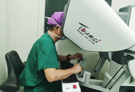 全國(guó)首例圖邁?機(jī)器人左側(cè)腎癌合并腎靜脈癌栓根治術(shù)在中山大學(xué)附屬第一醫(yī)院圓滿(mǎn)完成！