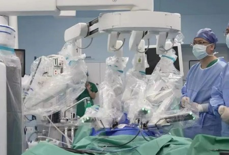 全國首例！國產(chǎn)圖邁?機(jī)器人在深大附屬華南醫(yī)院成功完成甲狀腺癌根治臨床研究手術(shù)