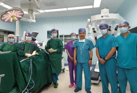 圖邁?機(jī)器人在浙大一院一周內(nèi)連續(xù)完成五例高難度泌尿外科手術(shù)