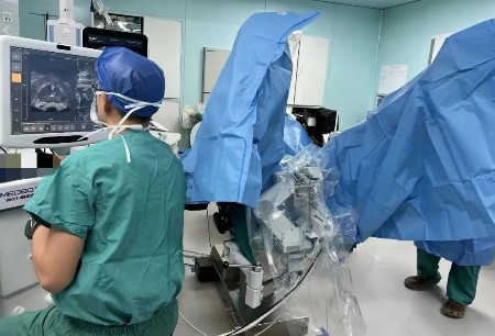 診療一體化！全球首例基于前列腺定位機器人結合冷凍消融平臺的前列腺癌局灶治療成功實施