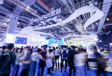 全解方案顯實(shí)力，春暖花開創(chuàng)未來！微創(chuàng)?機(jī)器人迎來CMEF觀展熱潮