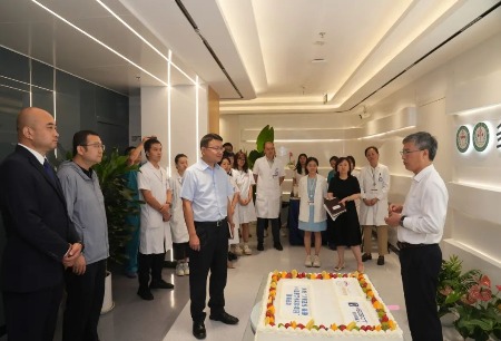 全球首例！圖邁?機(jī)器人完成高原5G遠(yuǎn)程腔鏡機(jī)器人手術(shù)實(shí)驗(yàn)