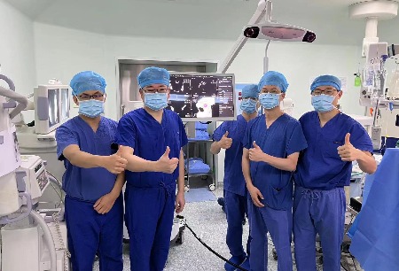 鴻鵠?髖膝關(guān)節(jié)置換機(jī)器人成功完成上市后首例全髖關(guān)節(jié)置換手術(shù)