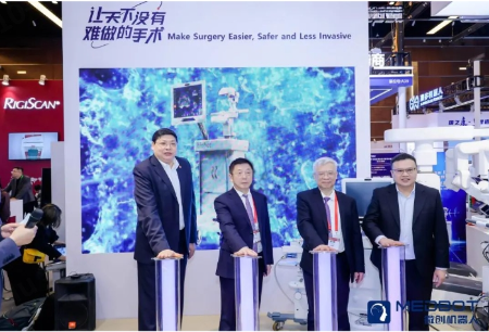 精彩亮相CUA2023，Mona Lisa上市引領(lǐng)智能機(jī)器人穿刺時(shí)代，手術(shù)直播圖邁?輔助“拆彈保腎”