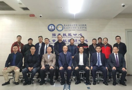 培養(yǎng)更多云南機(jī)器人手術(shù)專(zhuān)家造福當(dāng)?shù)鼗颊?，昆醫(yī)大附二院舉辦微創(chuàng)?手術(shù)機(jī)器人培訓(xùn)班暨第一期導(dǎo)師訓(xùn)練營(yíng)