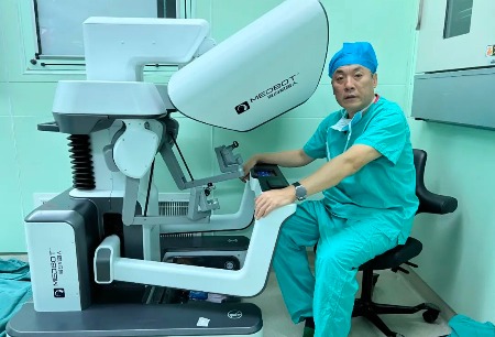 機(jī)器人手術(shù)精準(zhǔn)化解“難言之隱”，圖邁?輔助孟元光主任成功完成高難度復(fù)雜盆底手術(shù)