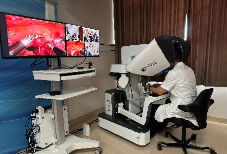 以5G遠(yuǎn)程手術(shù)引領(lǐng)婦科微創(chuàng)數(shù)智化發(fā)展潮流，圖邁?亮相第十七屆西安·國際婦科腔鏡手術(shù)新進(jìn)展研討會