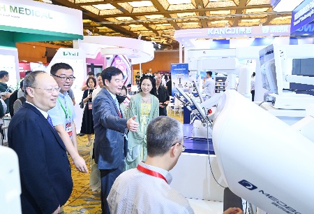 2024中國醫(yī)師協(xié)會泌尿外科醫(yī)師分會(CUDA)年會召開，微創(chuàng)?機(jī)器人智能診療全解方案助力巔峰探“泌”！