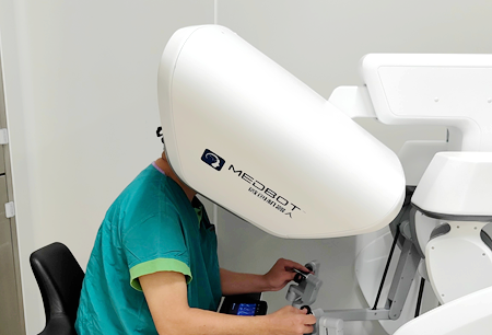 微創(chuàng)?機(jī)器人亮相CUA2024，圖邁?輔助姚欣教授以精彩手術(shù)再現(xiàn)前列腺癌根治術(shù)金標(biāo)準(zhǔn)