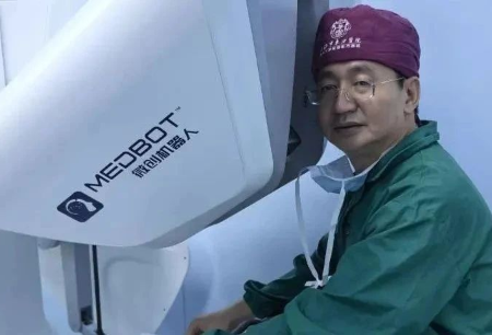 圖邁?助全國百強醫(yī)院邁入機器人手術(shù)新時代，上海市東方醫(yī)院成功開展首臺前列腺癌根治“金標準”手術(shù)！