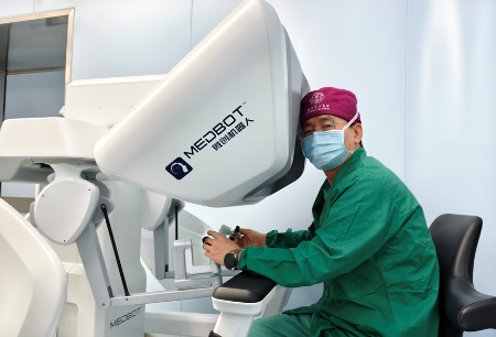 圖邁?機(jī)器人助上海市東方醫(yī)院泌尿外科實(shí)現(xiàn)機(jī)器人標(biāo)志術(shù)式全覆蓋