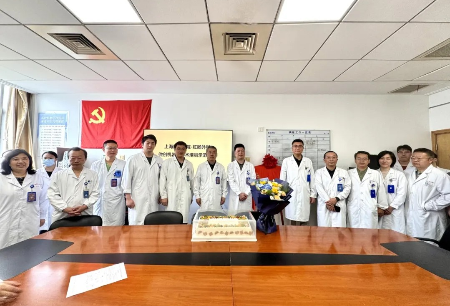 微創(chuàng)機(jī)器人手術(shù)臨床示范中心落戶新華醫(yī)院肛腸外科，直腸癌“保肛”技術(shù)再升級