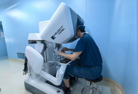 國(guó)產(chǎn)首例，跨越“珠峰”！圖邁?輔助實(shí)施“胰十二指腸切除聯(lián)合腸系膜上靜脈切除人工血管重建術(shù)”